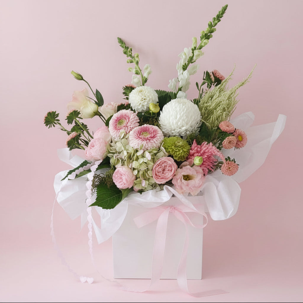 The Blush Mum Bloom Bag